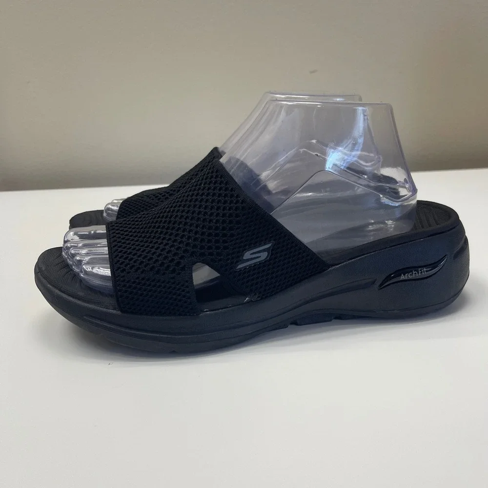 Skechers go walk
